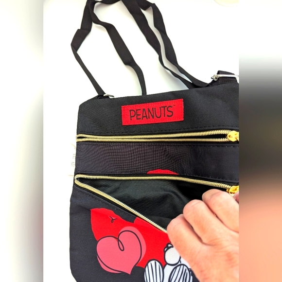 NWT Peanuts Snoopy Kids/Girls/Teens Crossbody Bag/Purse - Picture 10 of 15